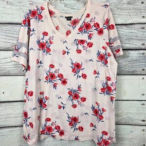 Torrid Floral V-Neck Short Sleeve Tee Size 2